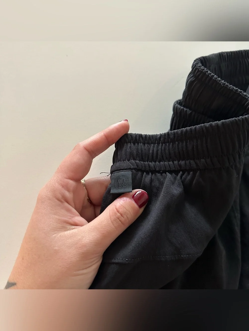 Lululemon Men’s Bowline Shorts Woven Black 5” M Utility Stretch Really nice us